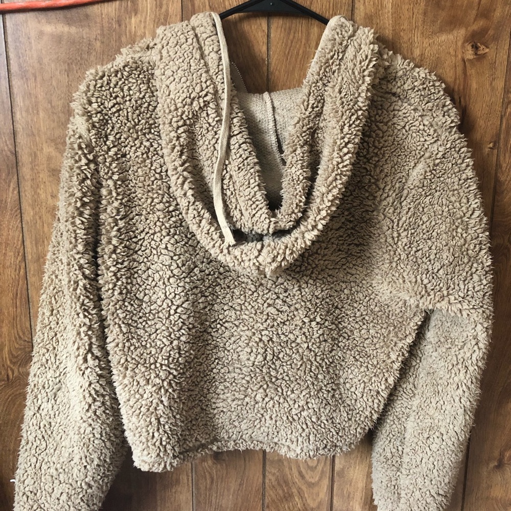 Crop Sweatshirt - Picture 2 of 3